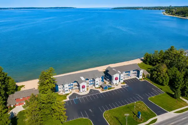 2211 N US-131 N, TraverseCity, MI 49686
