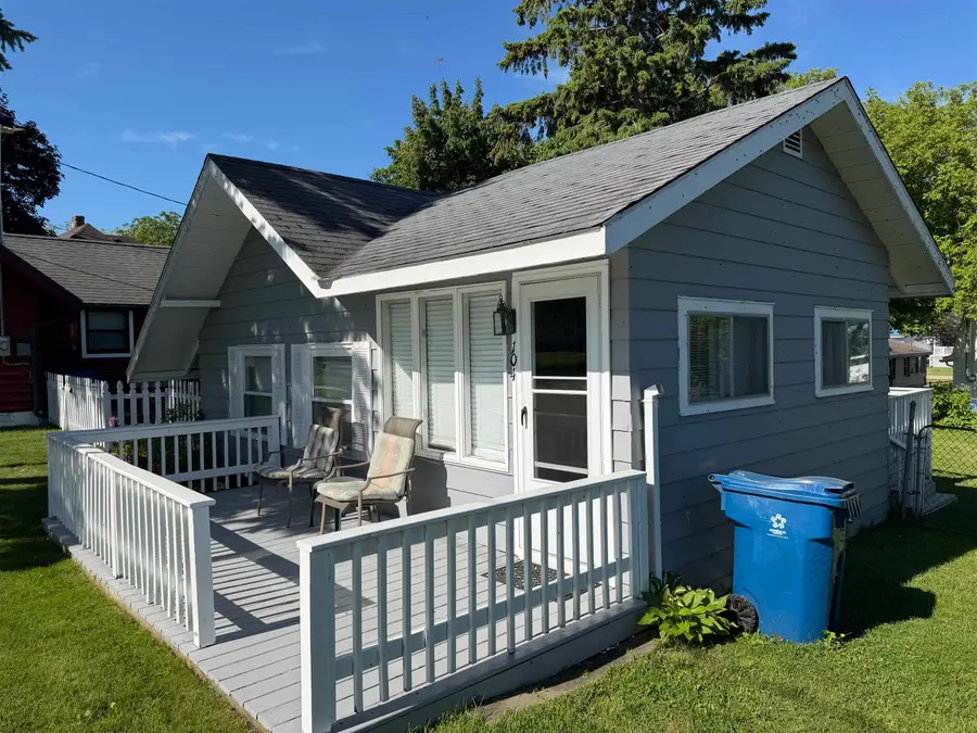 104 Oliver, Houghton Lake Heights, MI 48629 - #3