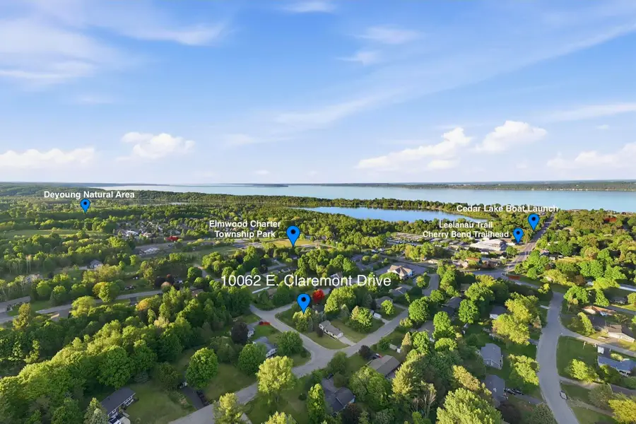 10062 E Claremont DR, Greilickville, MI 49684 - #3