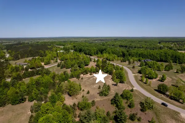 5986 Paradise, Kingsley, MI 49649