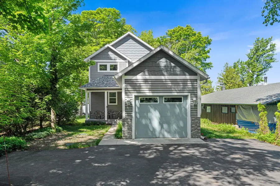8440 S Lakeview, Elmwood, MI 49684 - #2