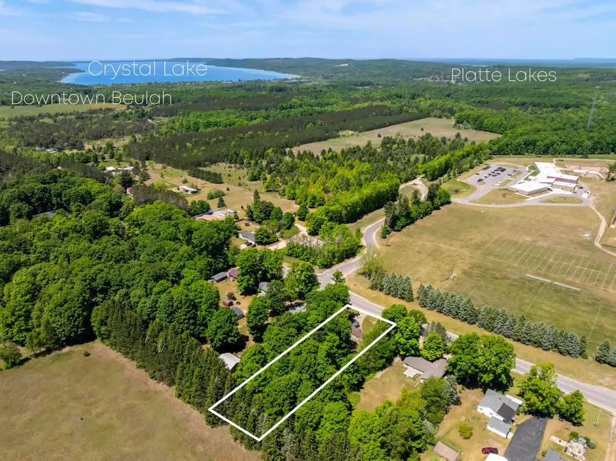 9077 Homestead RD, Benzonia, MI 49616 - #3