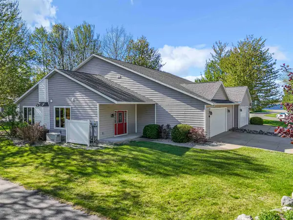 122 Davidsen Shores DR, Cadillac, MI 49601