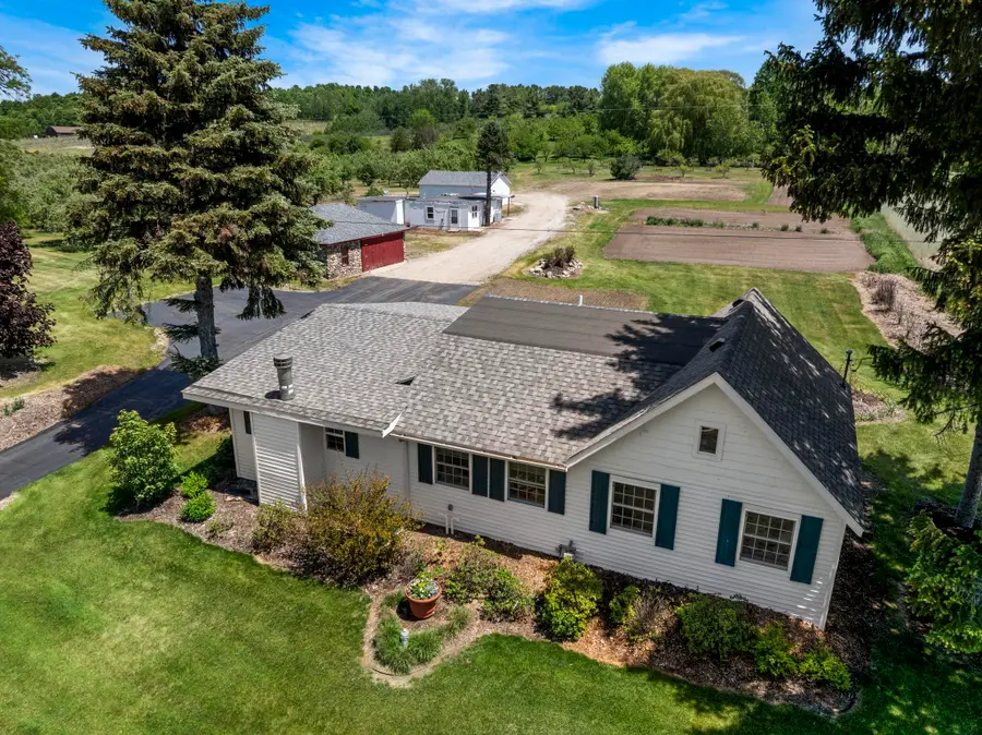 14792 Peninsula, Peninsula, MI 49686 - #2