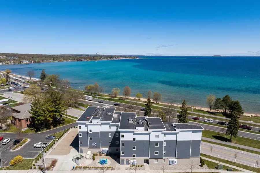 539 Bay, Traverse City, MI 49684 - #2