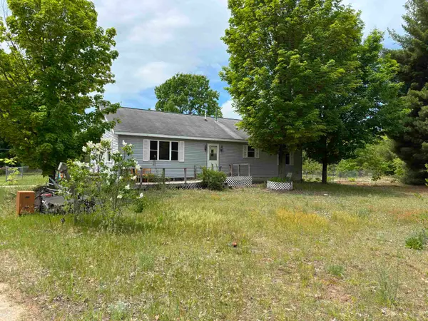 1330 N Betsie River RD, Interlochen, MI 49643