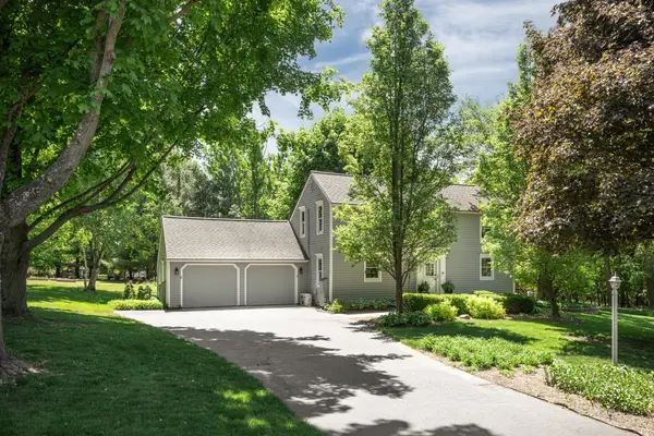 6918 Logan LN, TraverseCity, MI 49686