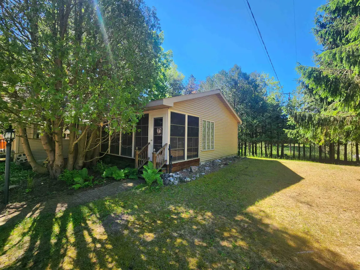 18219 Northwood, Arcadia, MI 49613 - #1