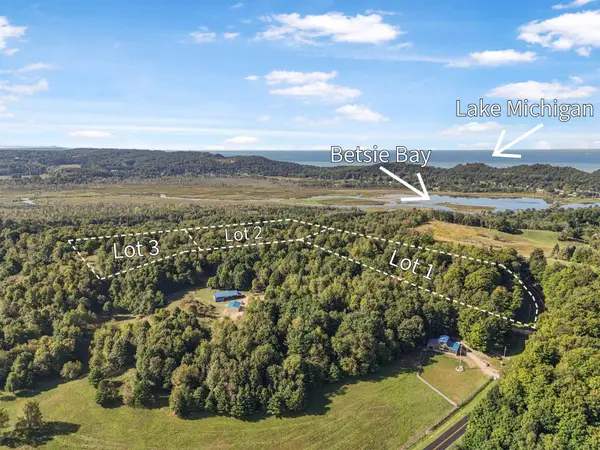 00-2 Carlson, Frankfort, MI 49635