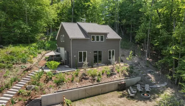 8867 S Dunns Farm, MapleCity, MI 49664