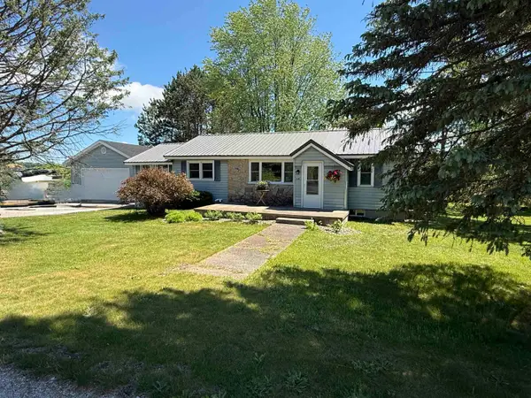3586 E Long Lake RD, TraverseCity, MI 49685
