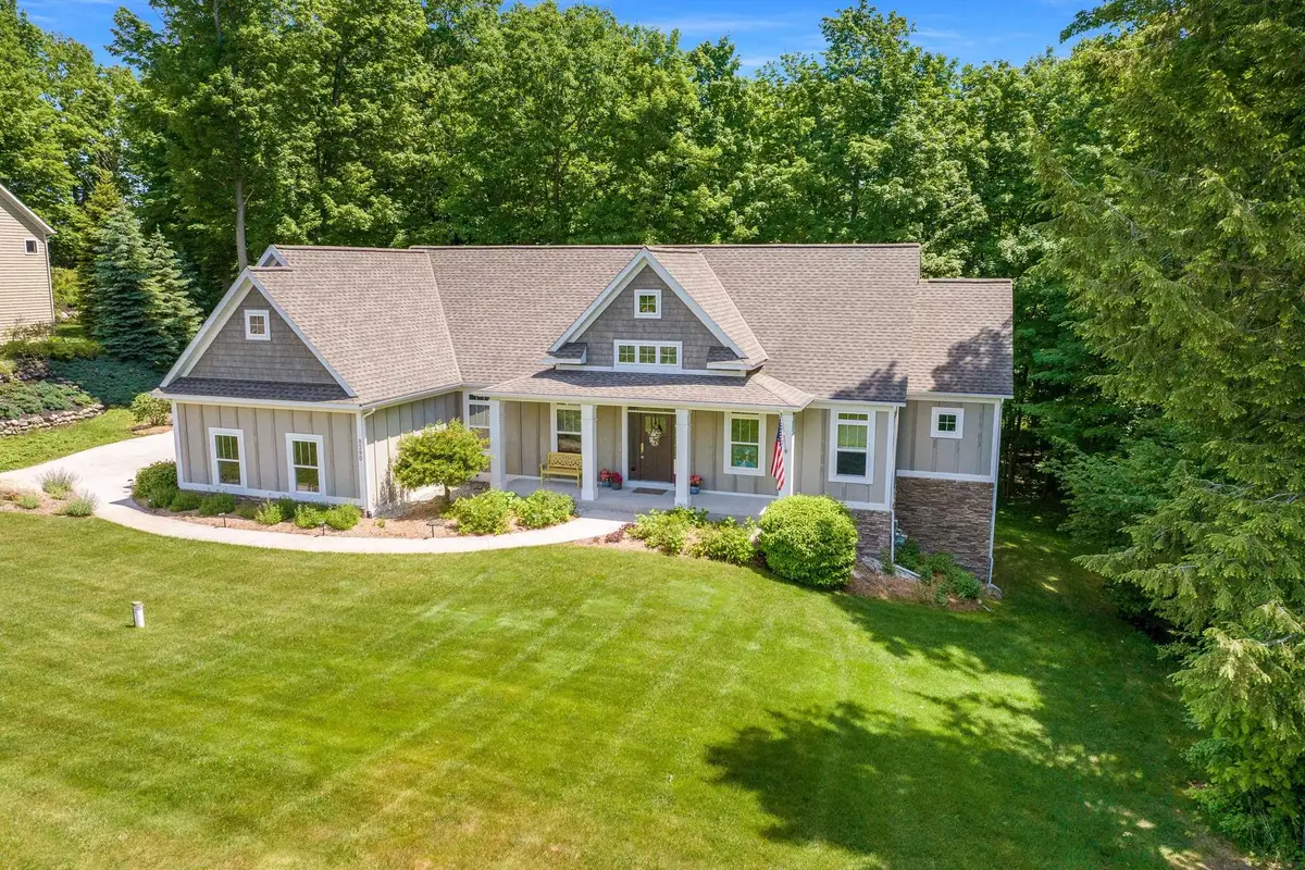 9390 E Summerfield DR, Elmwood, MI 49684 - #1