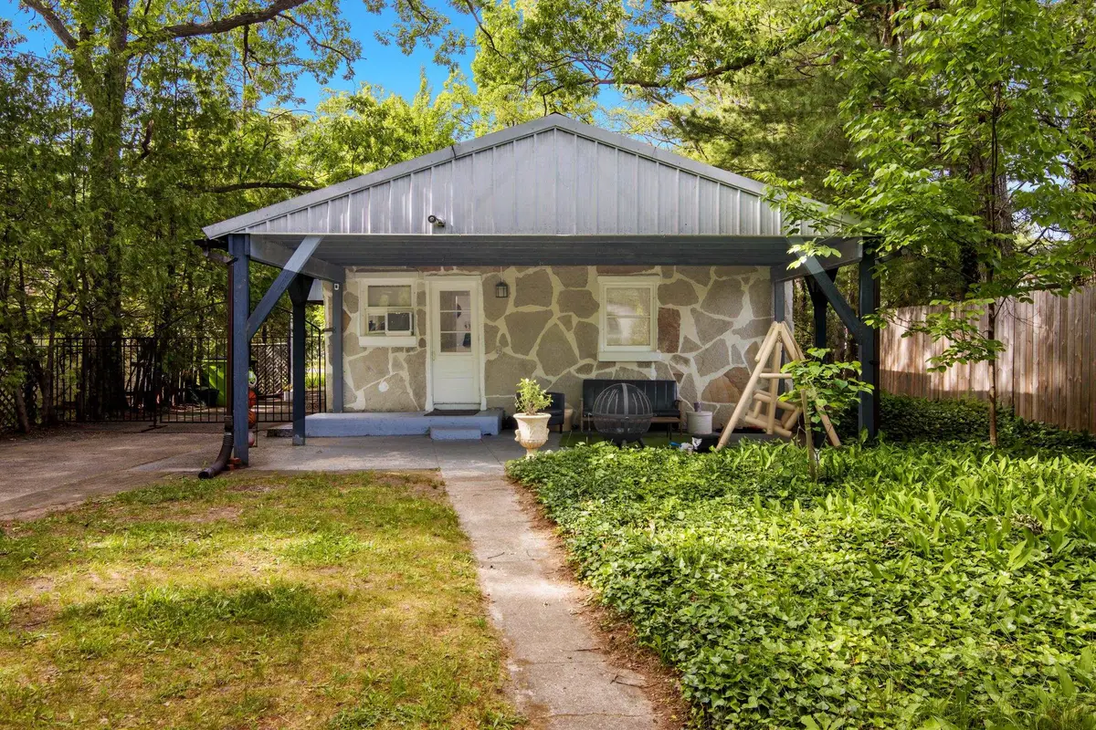 1024 Carver ST, Traverse City, MI 49686 - #1