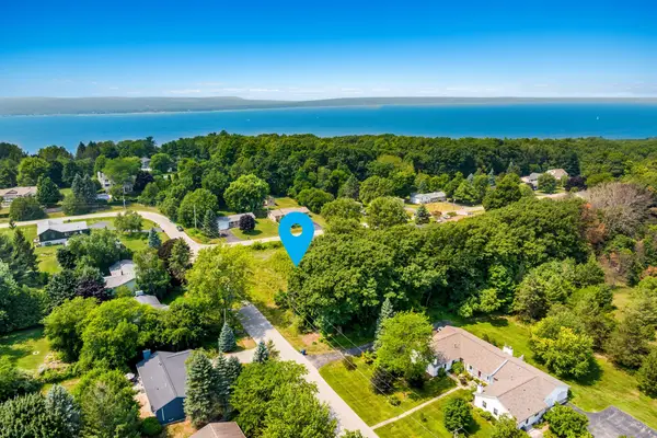 7016 Hilltop, TraverseCity, MI 49686