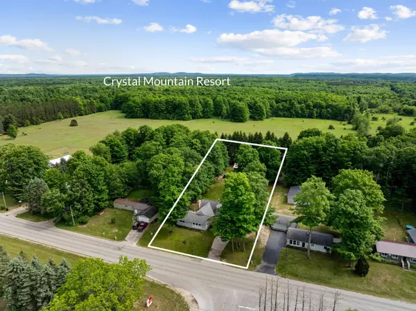 9055 Homestead, Benzonia, MI 49616