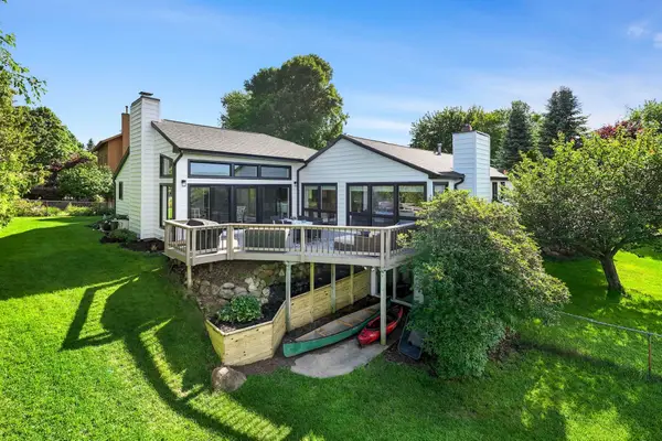4272 Ridgemoor DR, TraverseCity, MI 49684