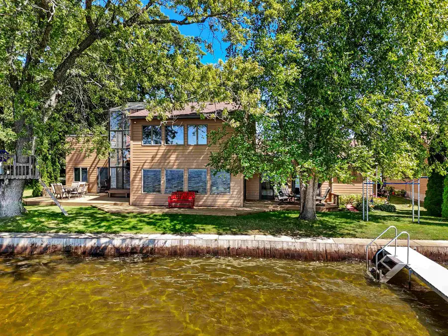 311 E Lake Mitchell DR, Cadillac, MI 49601 - #3