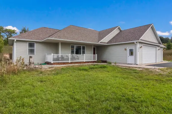 2424 Tyler Hills, TraverseCity, MI 49685