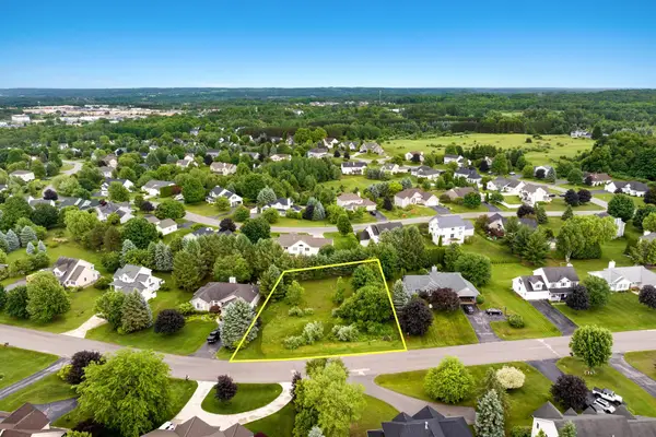 4322 Stoneridge, TraverseCity, MI 49684