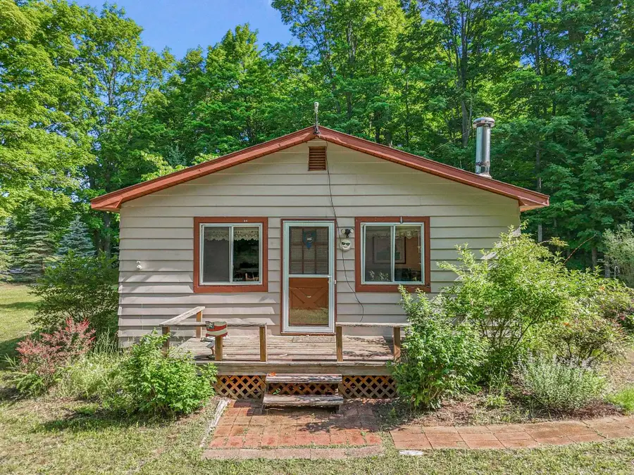5135 Kast, Benzonia, MI 49616 - #3