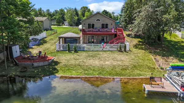 588 Gitchegumee DR, Buckley, MI 49620
