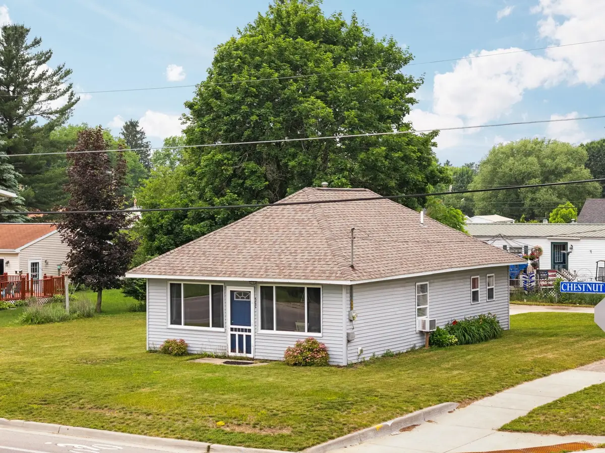 900 Chestnut, Cadillac, MI 49601 - #1