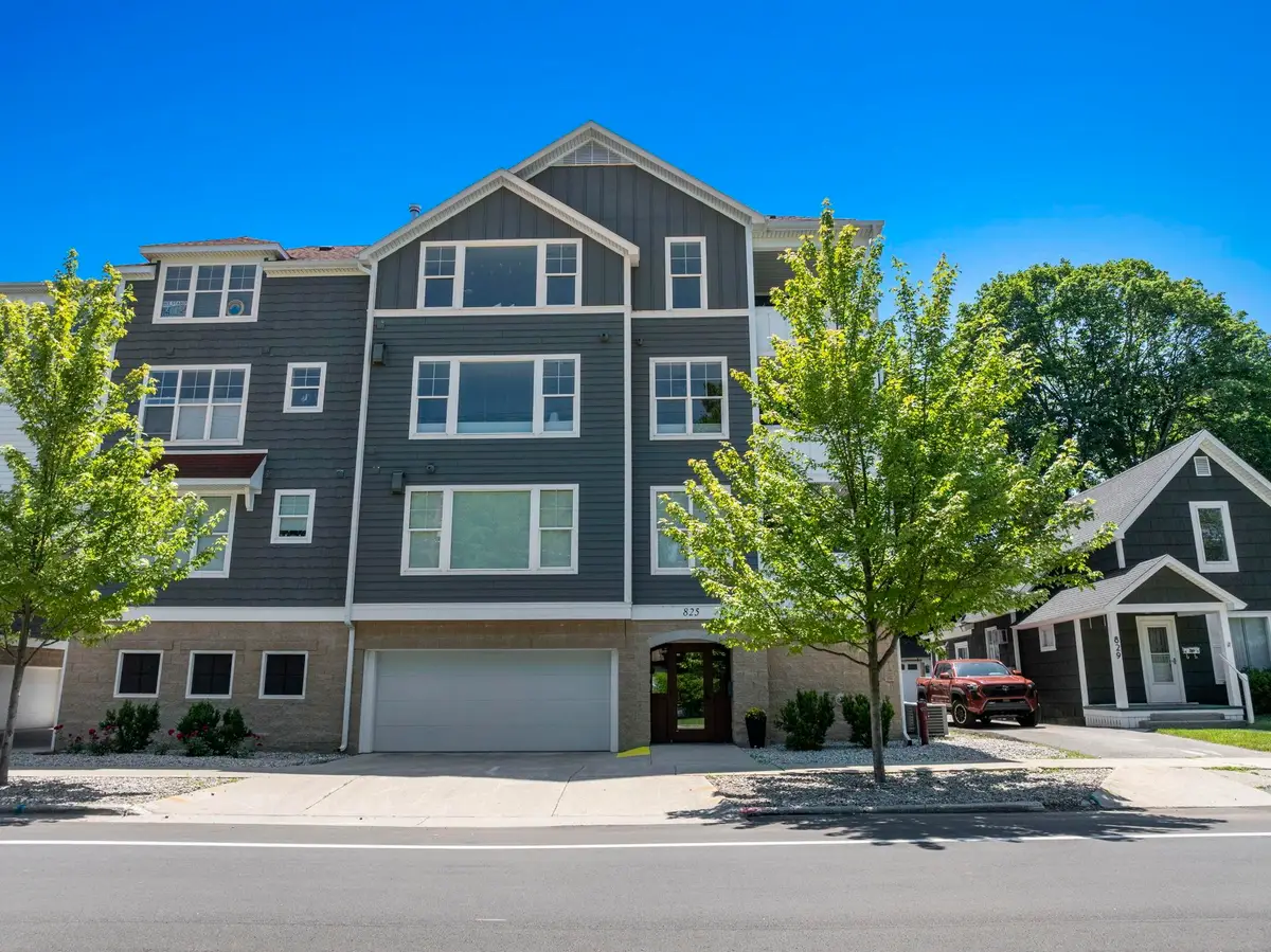 825 Seventh ST, Traverse City, MI 49684 - #1