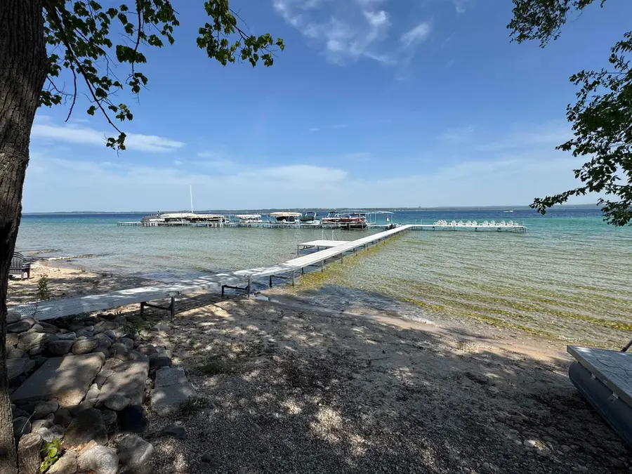 9423 Rolling Ridge DR, Peninsula, MI 49686 - #3