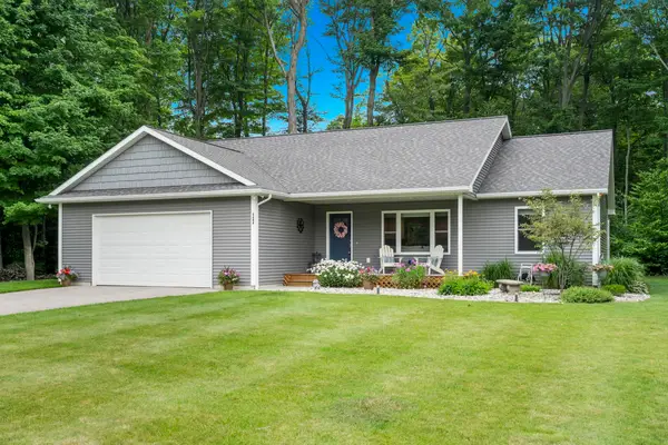 5404 Barney RD, TraverseCity, MI 49684