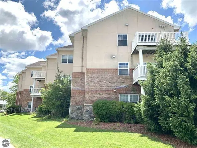 301 N Lake ST, Cadillac, MI 49601 - #1