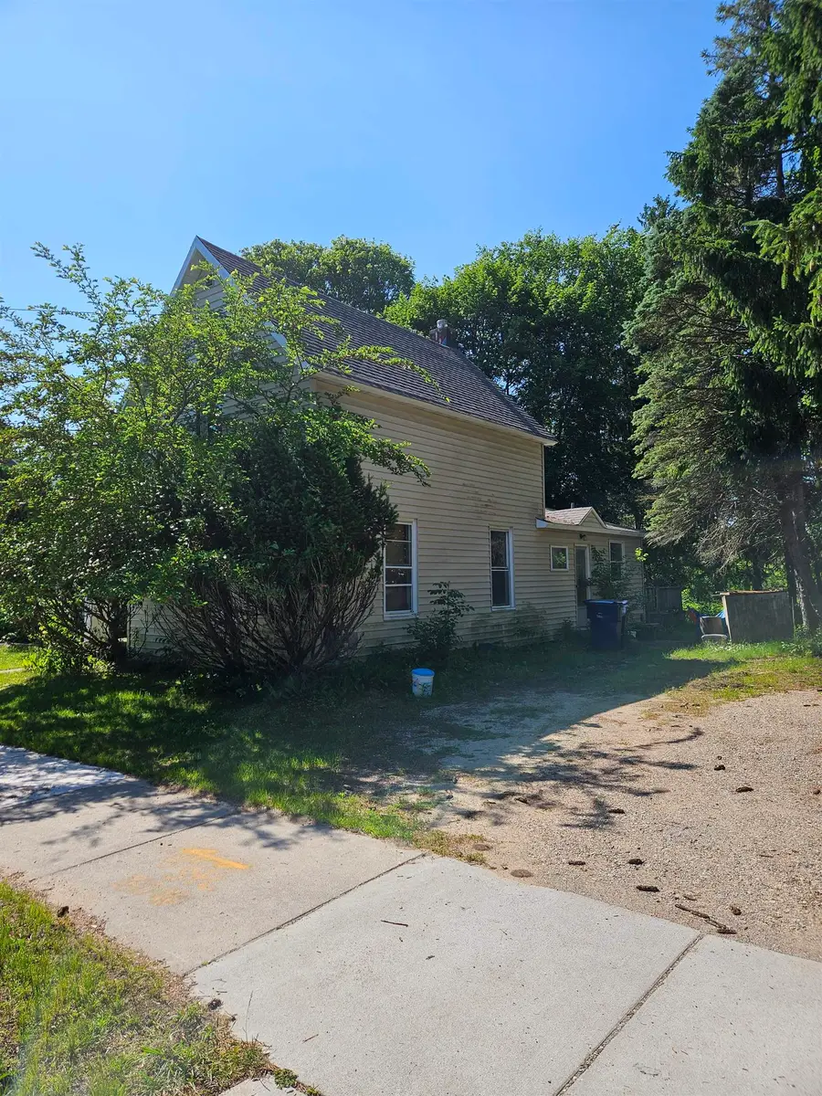 905 W Seventh, Traverse City, MI 49684 - #2