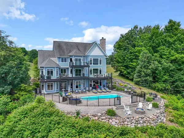 5062 Grayhawk, TraverseCity, MI 49684