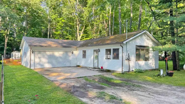 2599 Pleasant Lake Shore DR, Cadillac, MI 49601