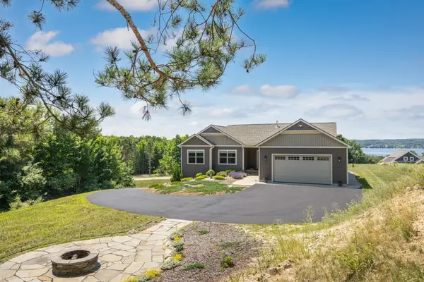 8087 S Bingham Ridge, TraverseCity, MI 49684