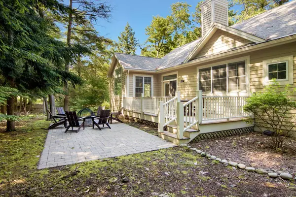 6 Twisted Oak, GlenArbor, MI 49636