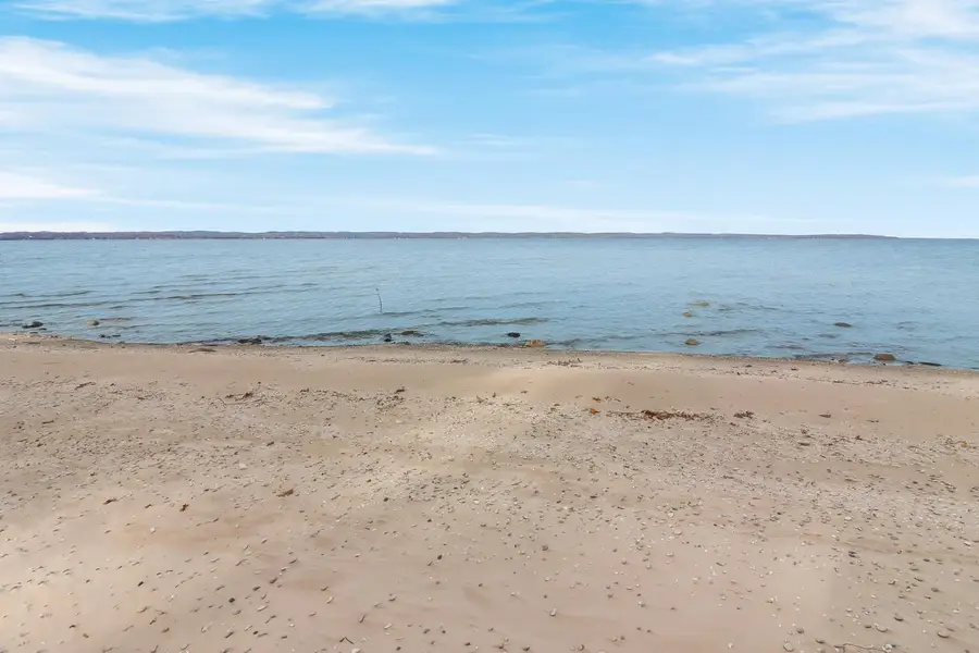 2755 Shore Wood DR, Traverse City, MI 49686 - #2