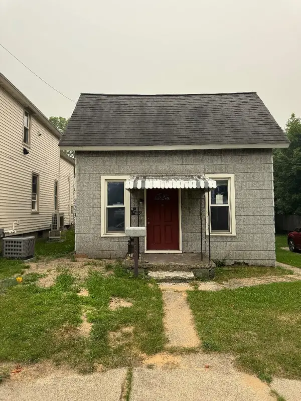 233 Second AVE, Manistee, MI 49660
