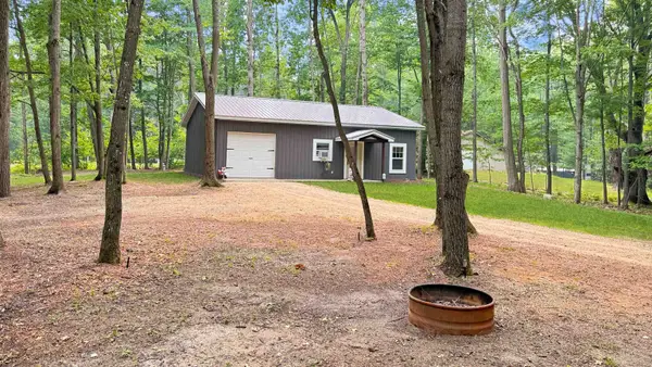 99 Middle TRL, Leroy, MI 49655