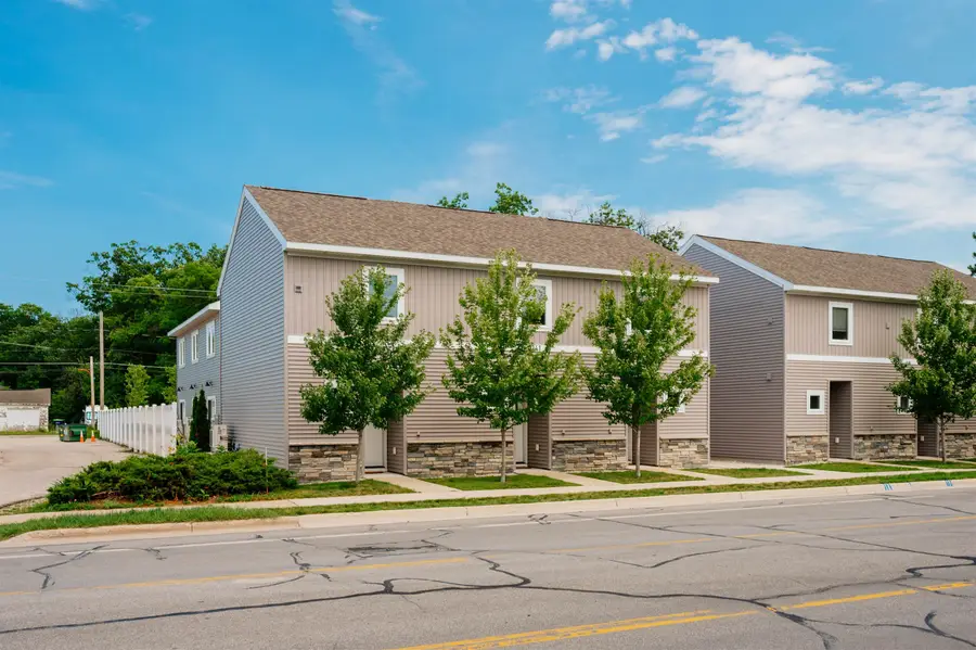 1141 E Eighth ST, Traverse City, MI 49686 - #3