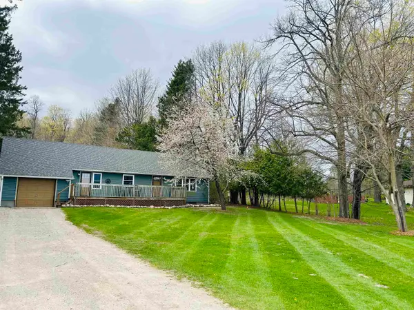 8408 S Schomberg RD, Cedar, MI 49621