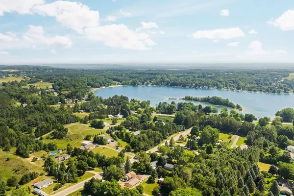 6109 Dover, TraverseCity, MI 49685