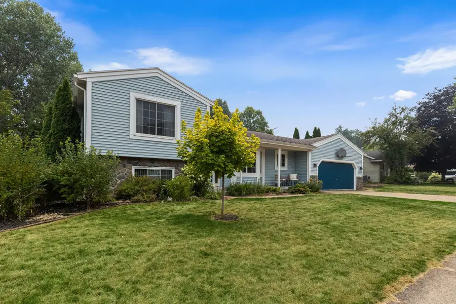 5410 Riverlook Drive NE, Plainfield, MI 49321 - #3