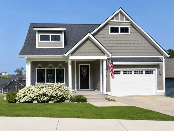 13944 S Winding, TraverseCity, MI 49684