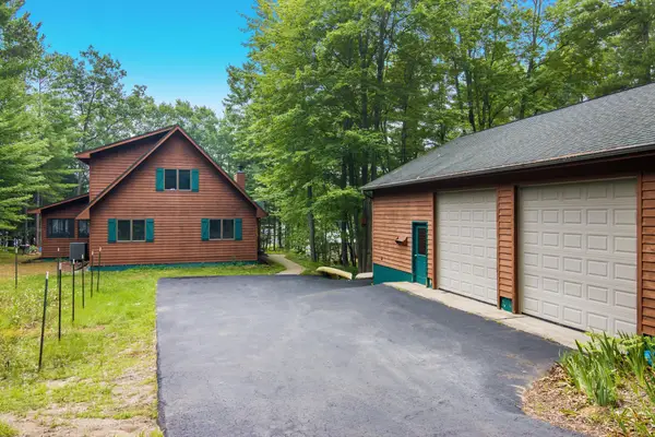 4620 N Indian Lake, TraverseCity, MI 49696