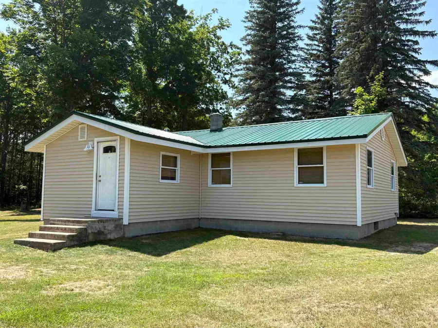 8655 SE Campbell RD, Fife Lake, MI 49633 - #2