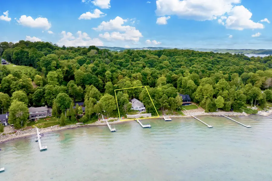 705 S Nanagosa, Suttons Bay, MI 49682 - #2