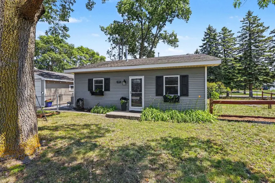 552 W 15th, Traverse City, MI 49684 - #3