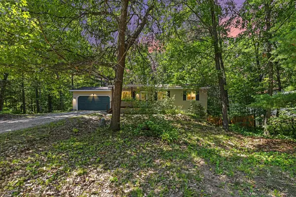 2940 Artist, Interlochen, MI 49643
