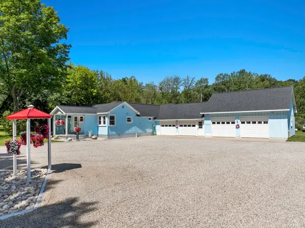 9705 E Carter, TraverseCity, MI 49684