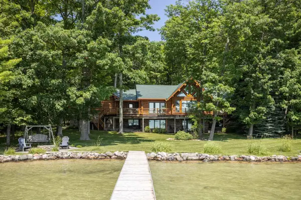 788 E Traverse Lake RD, Cedar, MI 49621